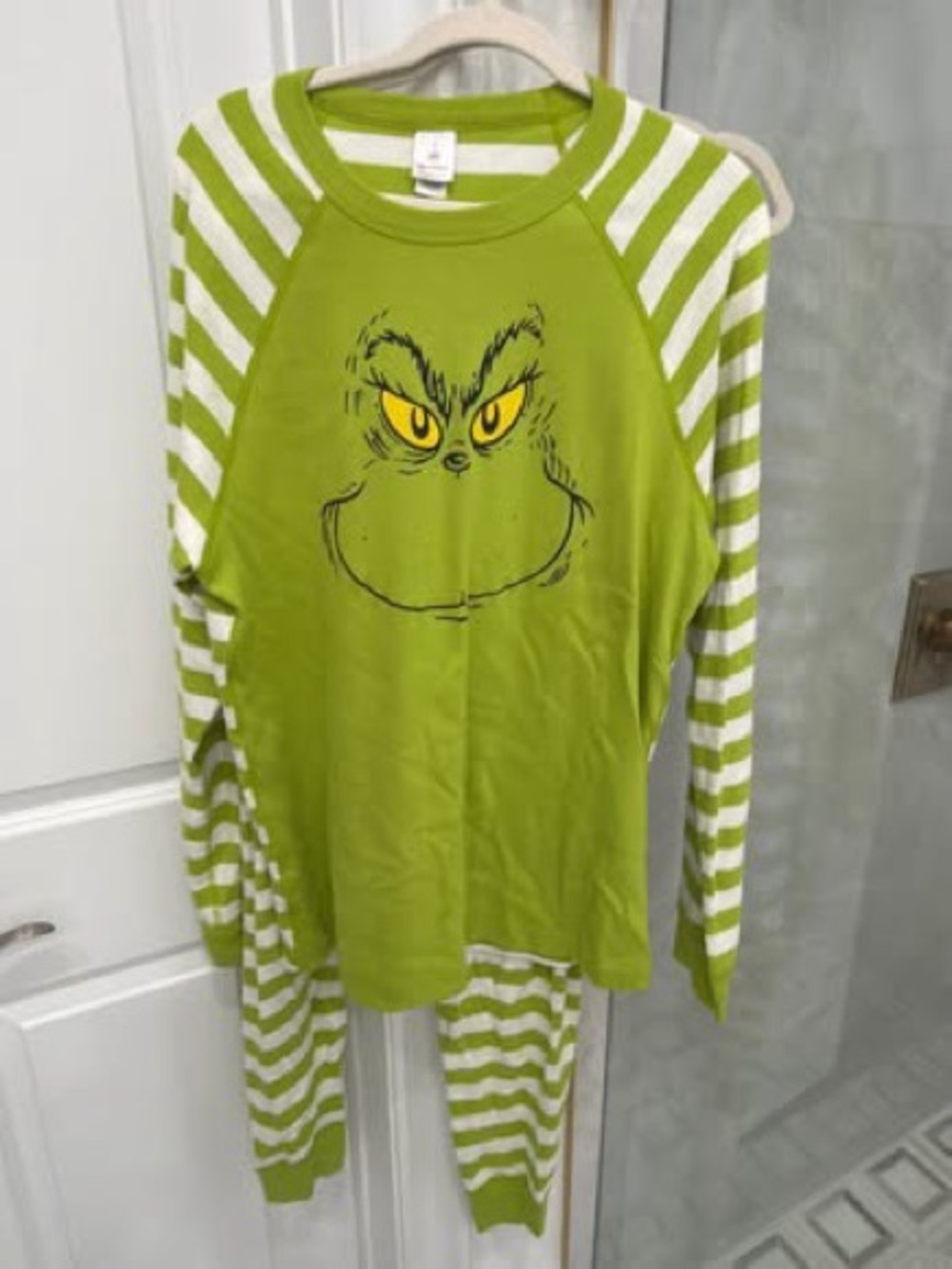 Adult Hanna Andersson Lime Green Grinch Face Pajama Set